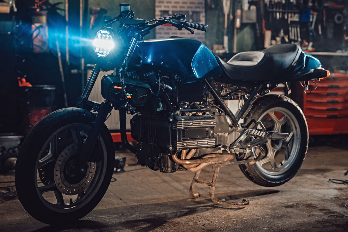 バイクガレージ